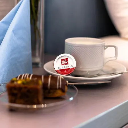 Deluxe Dina 스칼라 포타미아스