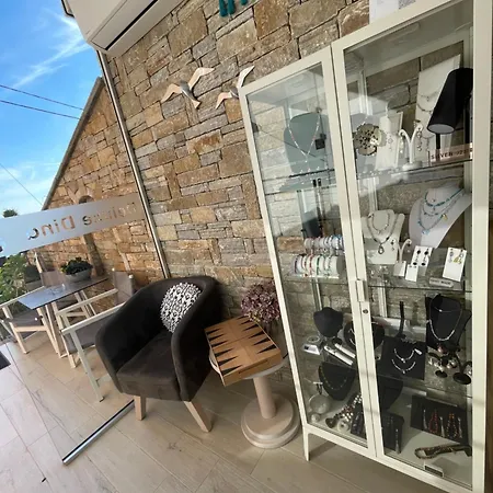 Deluxe Dina * سكالا بوتامياس
